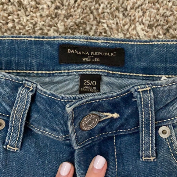 Banana Republic Wide Leg Jeans - Picture 2 of 3